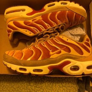Nike shocks